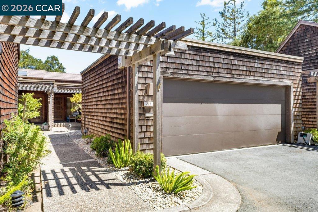 203 Village Gate Rd Property Photo 1