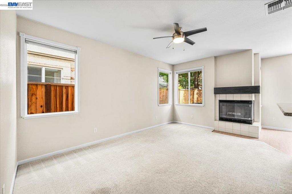 2042 Dahlia Cmn Property Photo 28