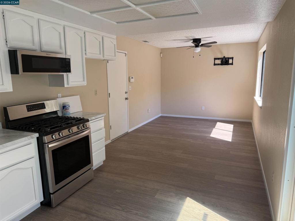 4364 Via Dora Dr Property Photo 7