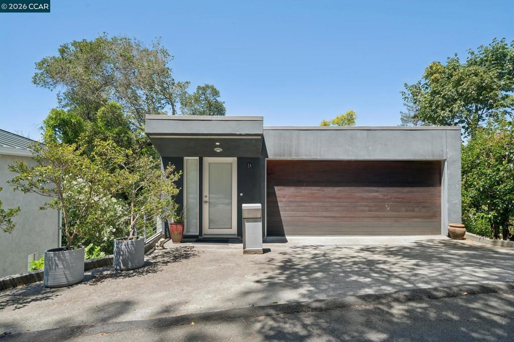 34 Underhill Rd Property Photo 1