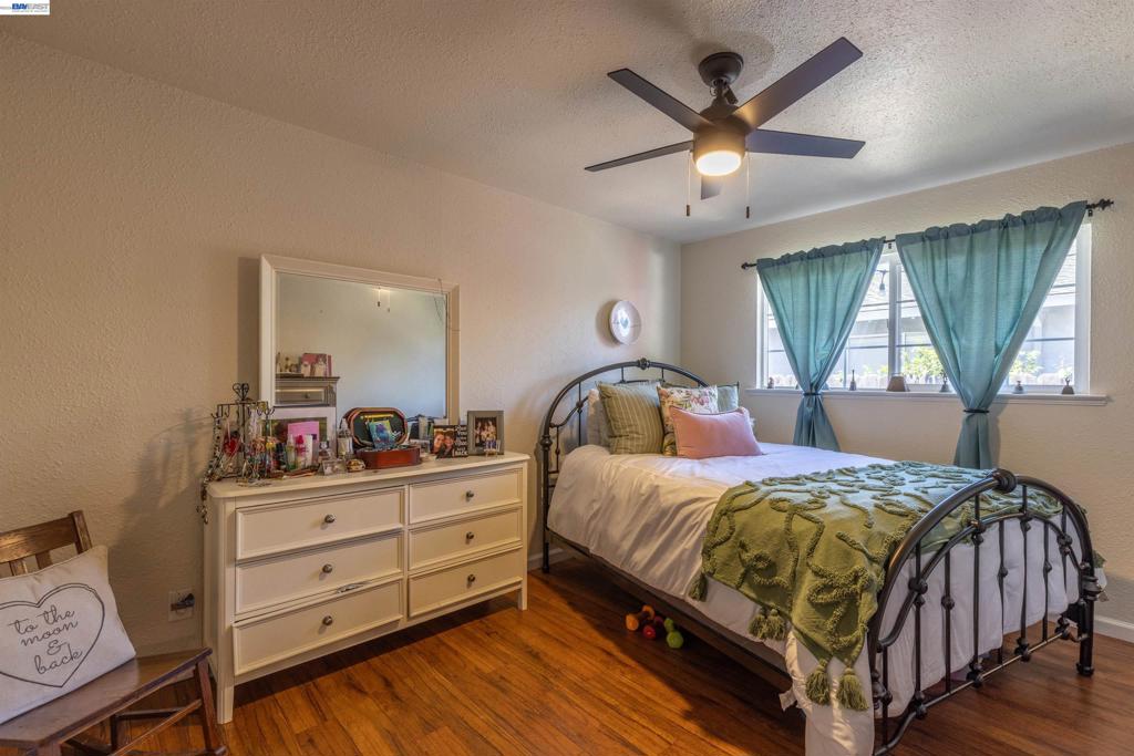 5252 Norma Way Property Photo 6