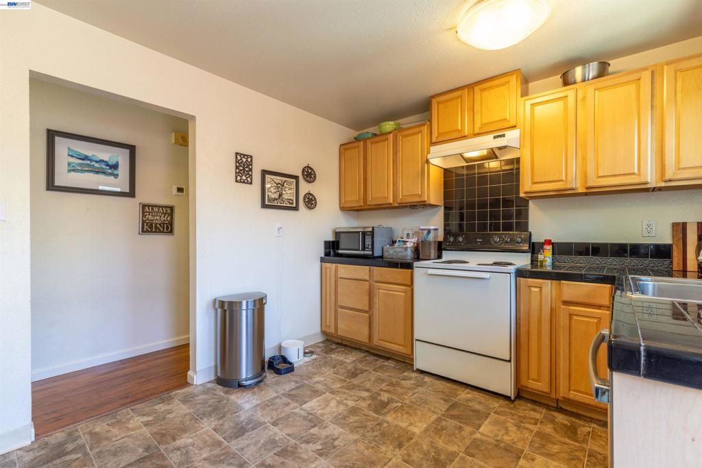 5252 Norma Way Property Photo 11
