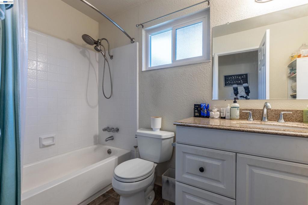 5252 Norma Way Property Photo 13