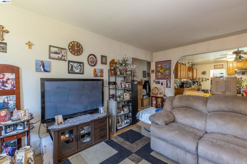 5252 Norma Way Property Photo 28