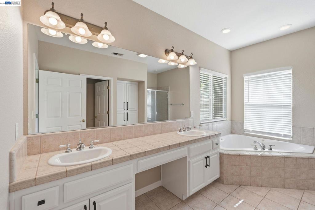1532 Sophie Ln Property Photo 32