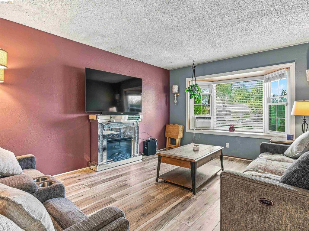 2842 Akino Ct Property Photo 2