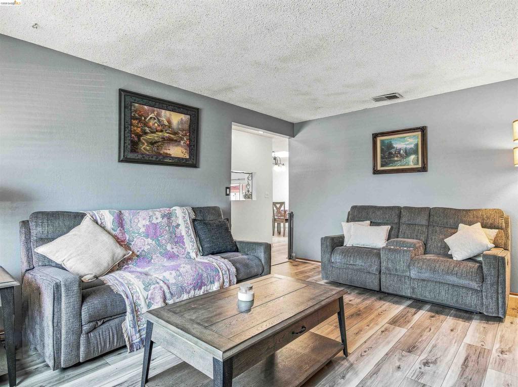 2842 Akino Ct Property Photo 6