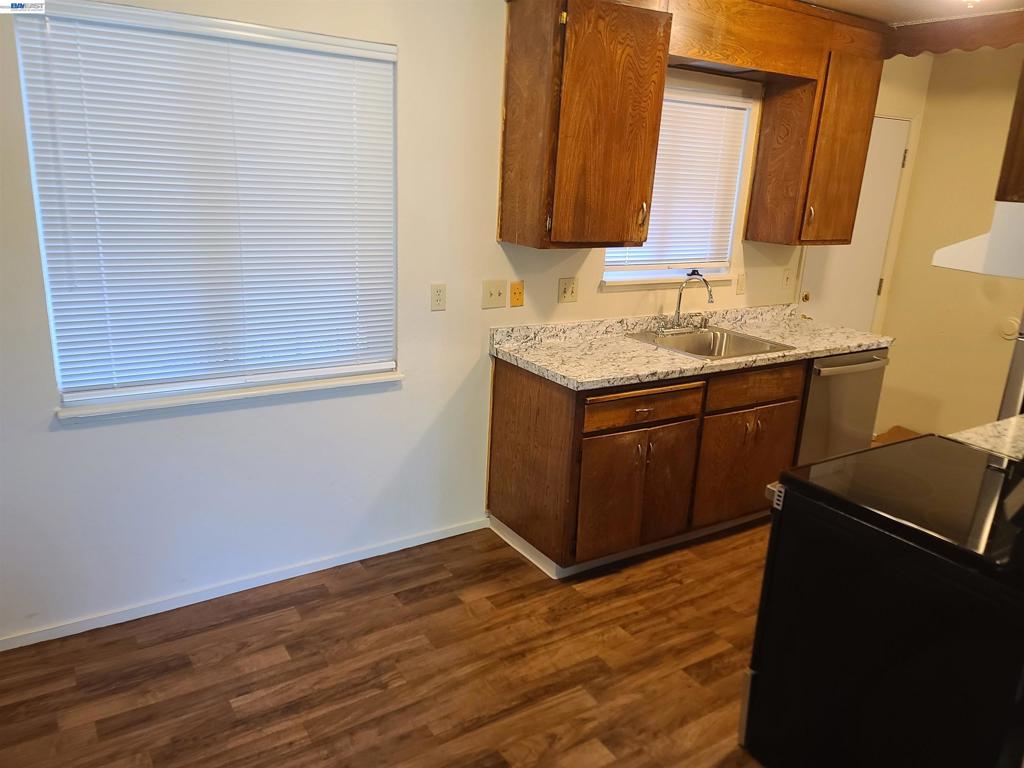 22759 Vermont St Property Photo 17