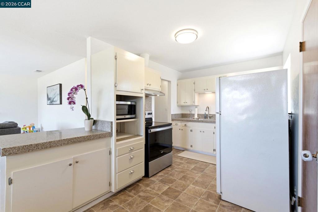 1548 James St Property Photo 6