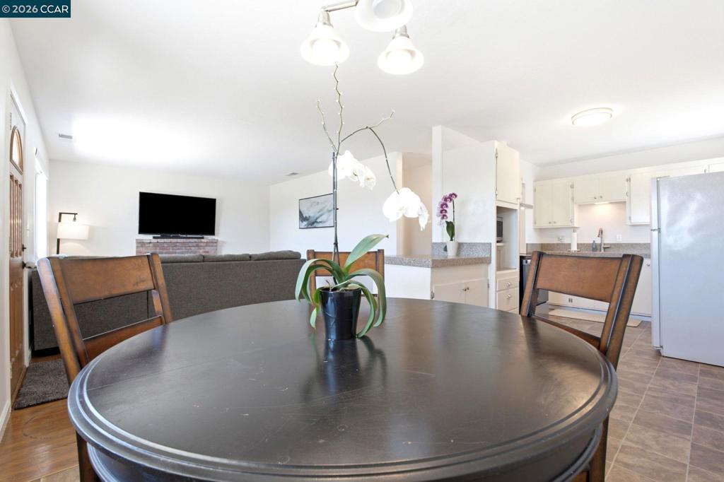 1548 James St Property Photo 7