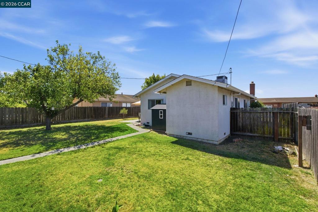 1548 James St Property Photo 27