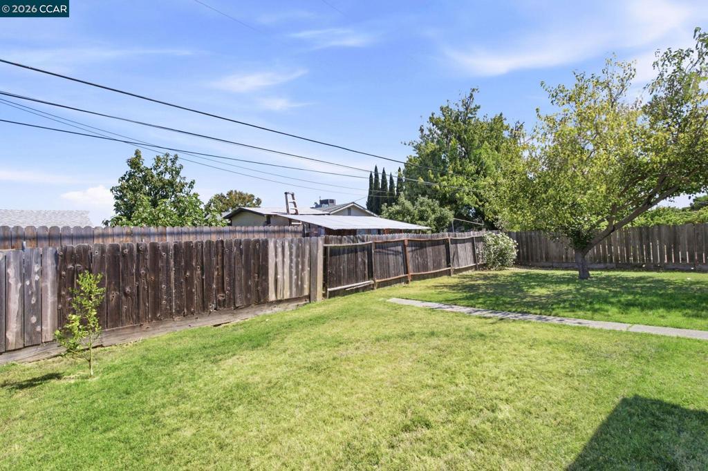 1548 James St Property Photo 35