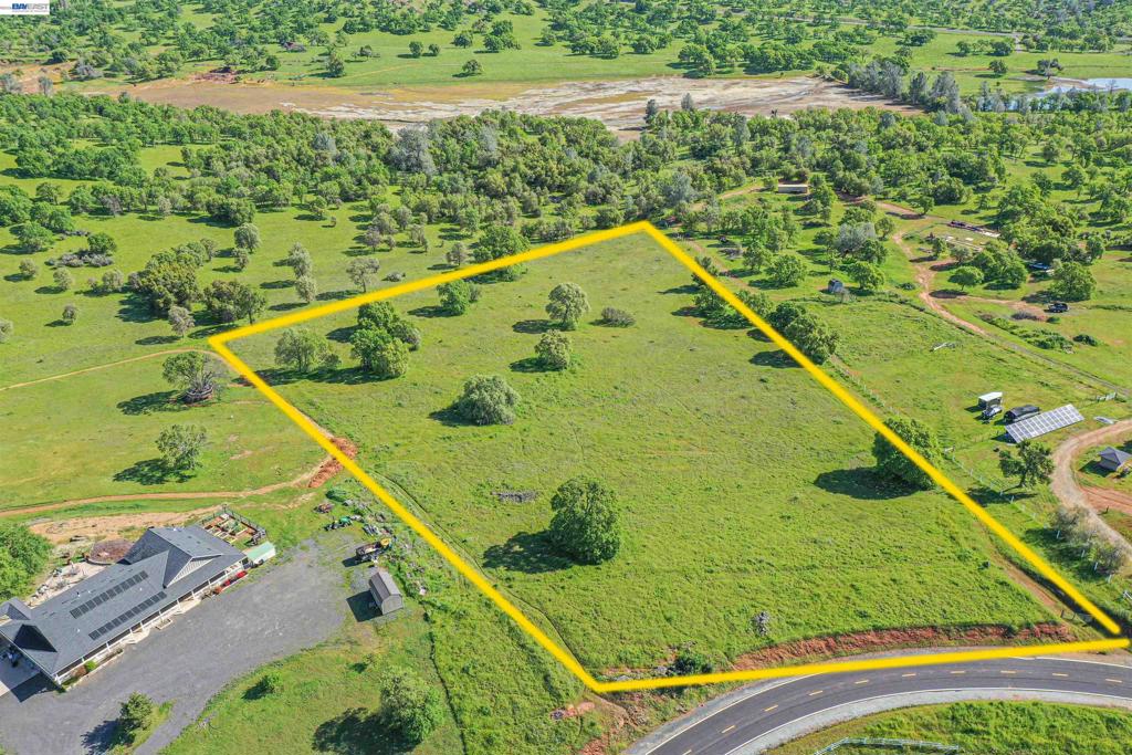 2844 Canoe Property Photo 3