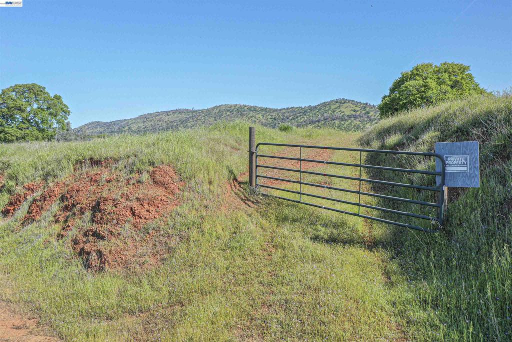 2844 Canoe Property Photo 4