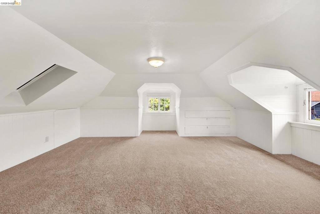 1043 47th St Property Photo 45