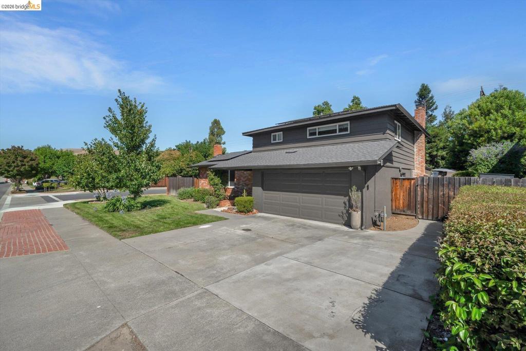 1848 Polk St Property Photo 4