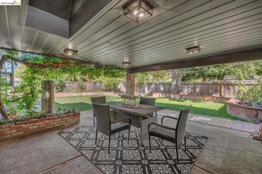 1848 Polk St Property Photo 32
