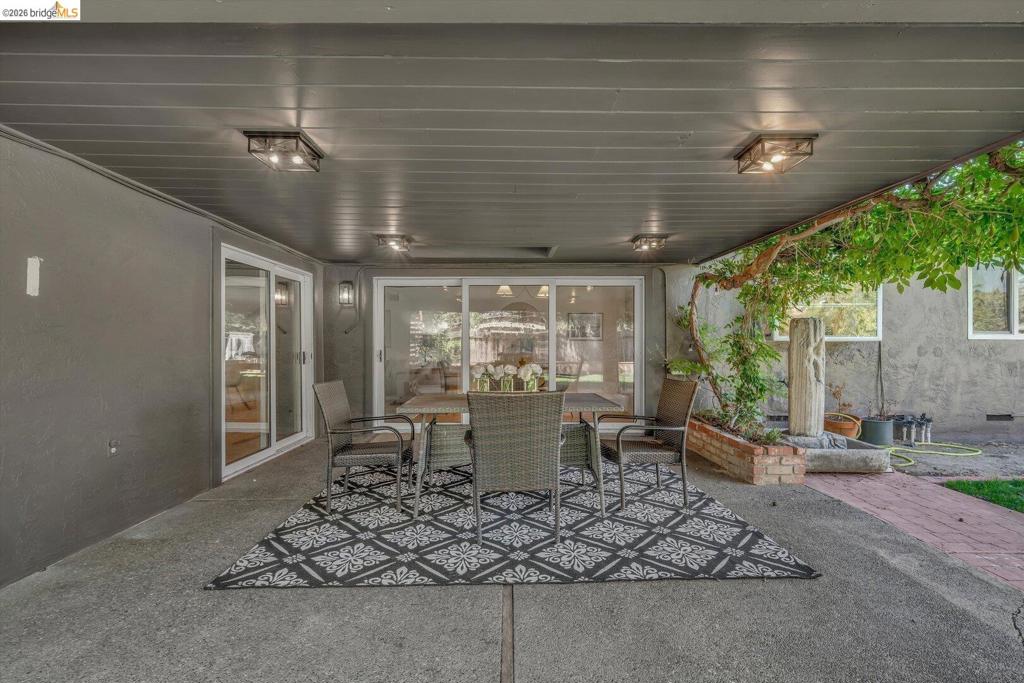 1848 Polk St Property Photo 33