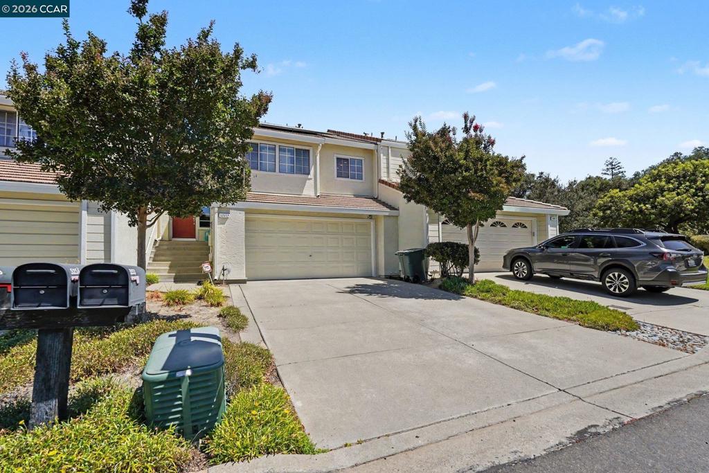 5251 Pebble Glen Dr Property Photo 3