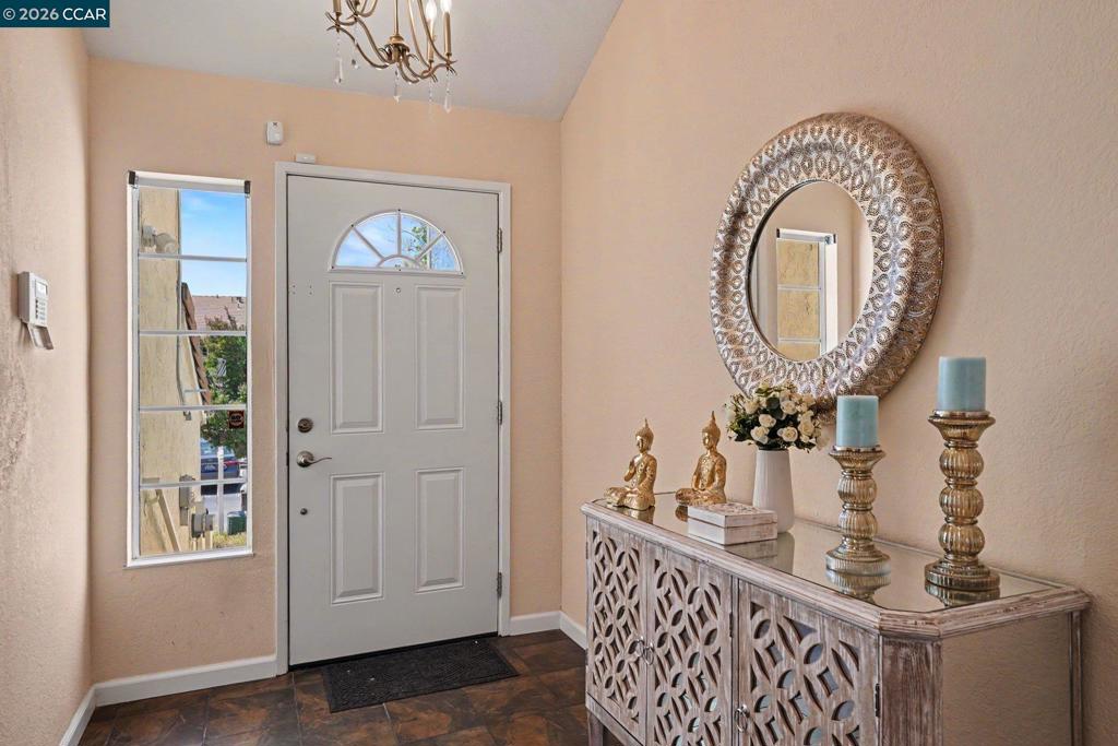 5251 Pebble Glen Dr Property Photo 4