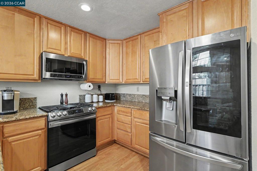 5251 Pebble Glen Dr Property Photo 9