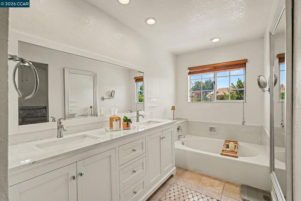 5251 Pebble Glen Dr Property Photo 13
