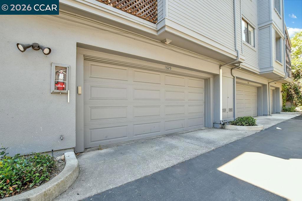 1623 Geary Rd Property Photo 26
