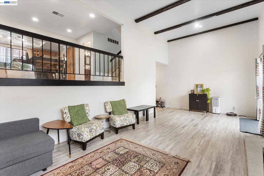 37946 Bright Cmn Property Photo 1