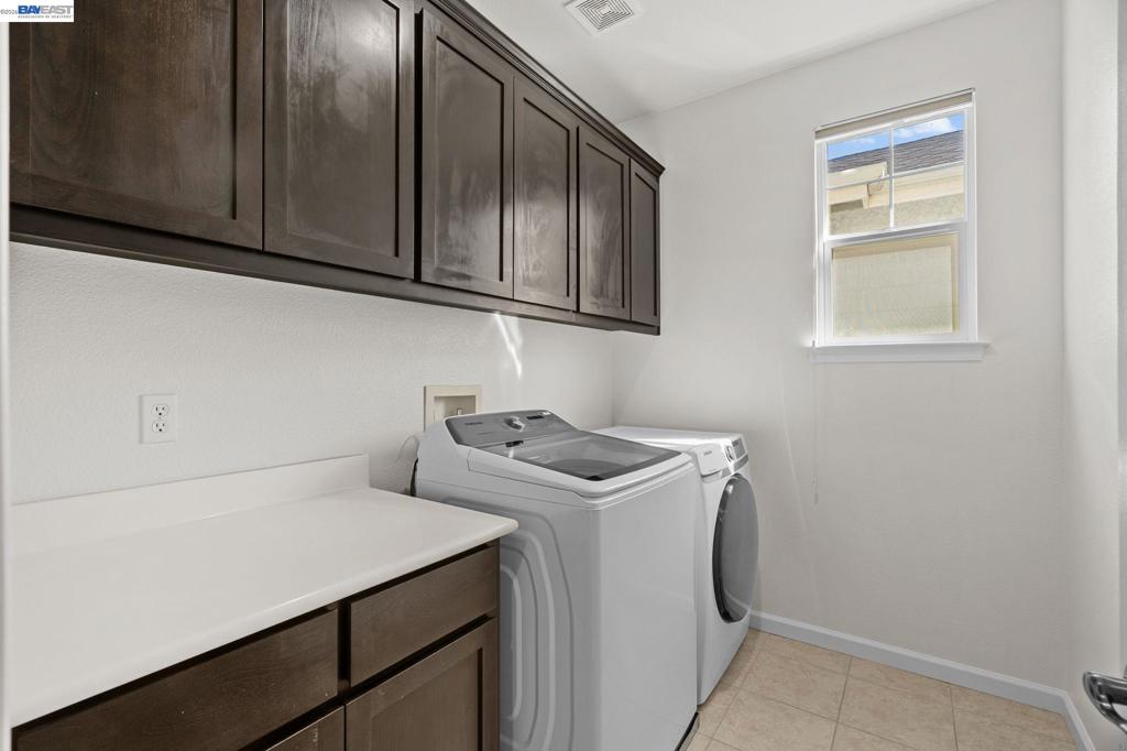 663 Falling Star Drive Property Photo 26