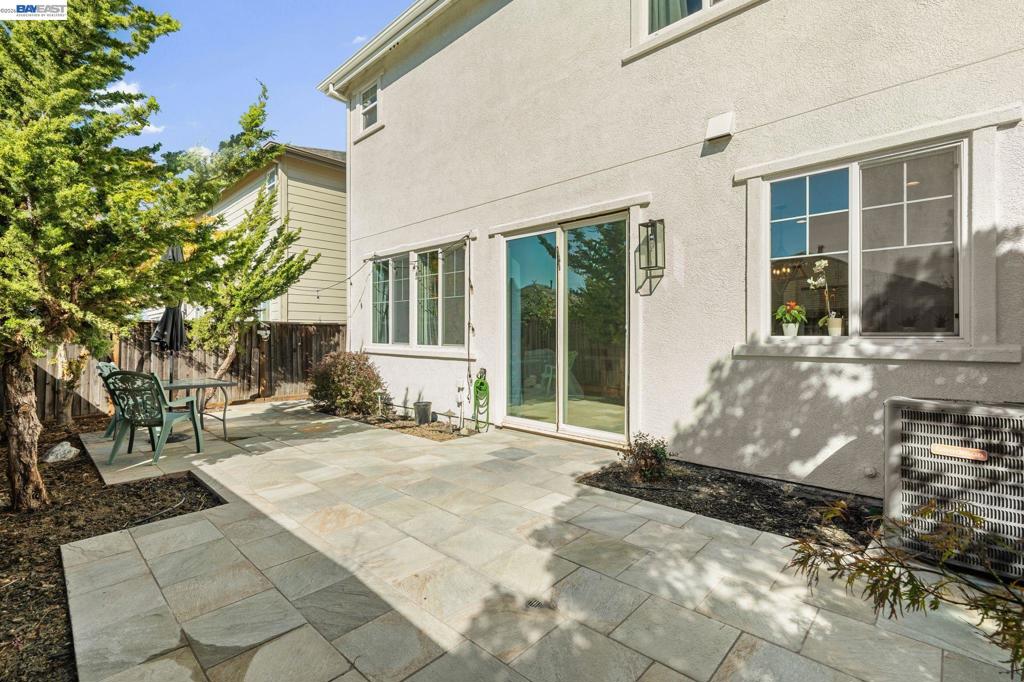 663 Falling Star Drive Property Photo 28