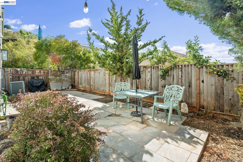 663 Falling Star Drive Property Photo 29