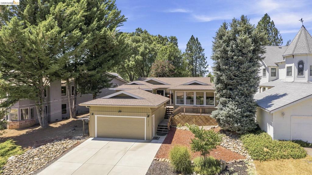 12728 Mount Jefferson St. Property Photo 11
