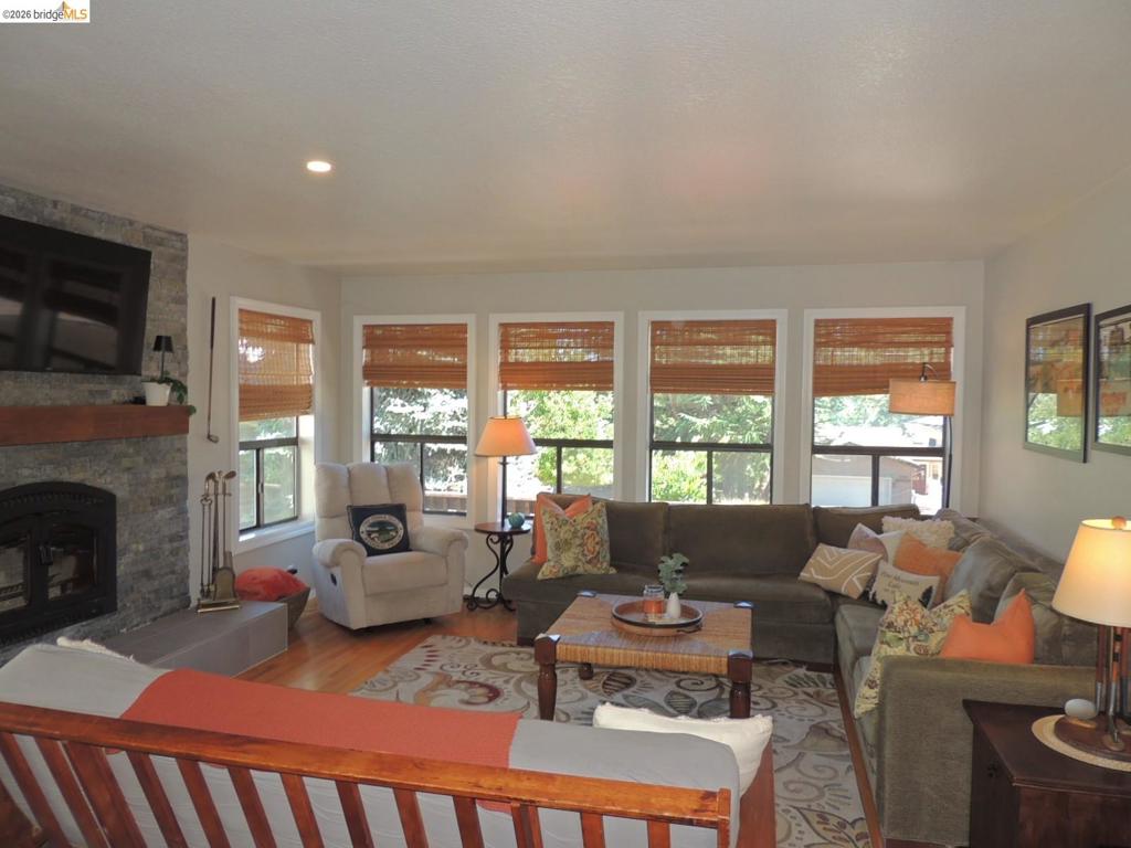 12728 Mount Jefferson St. Property Photo 29
