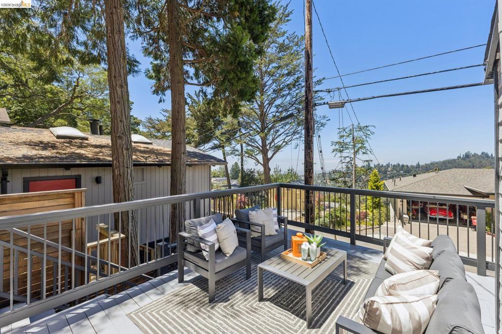 6756 Snake Road Property Photo 29