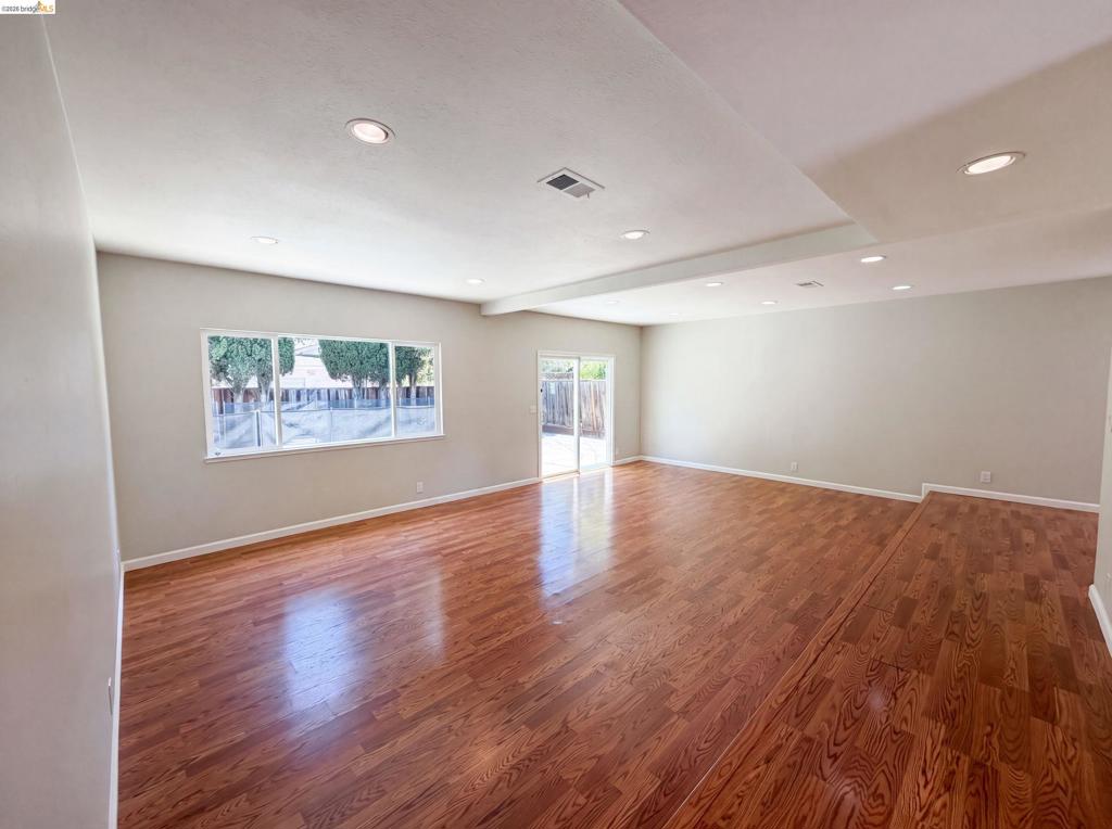 1496 Soccer Ct Property Photo 3