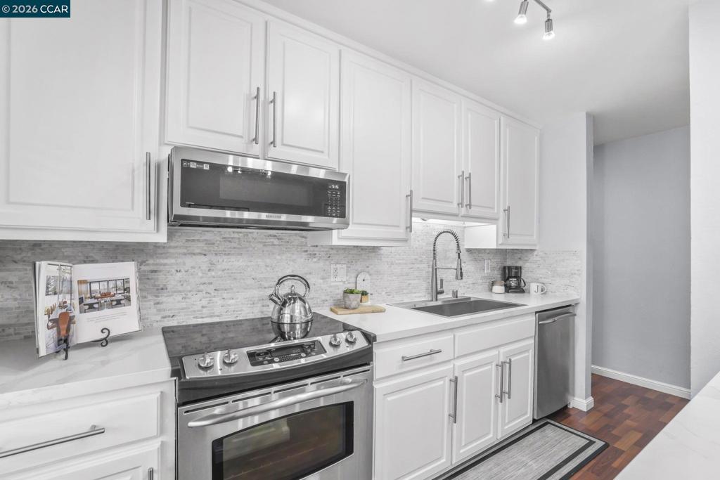 2560 Walnut Blvd 24 Property Photo 4