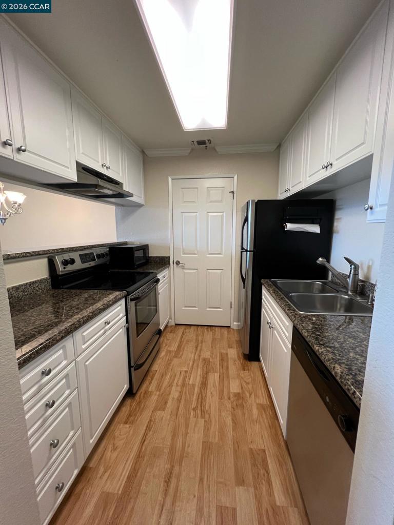 460 Bollinger Canyon Ln 286 Property Photo 5