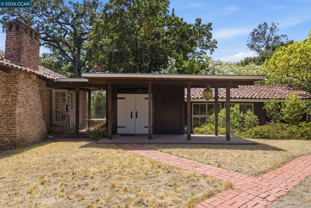2339 Tice Valley Blvd Property Photo 10