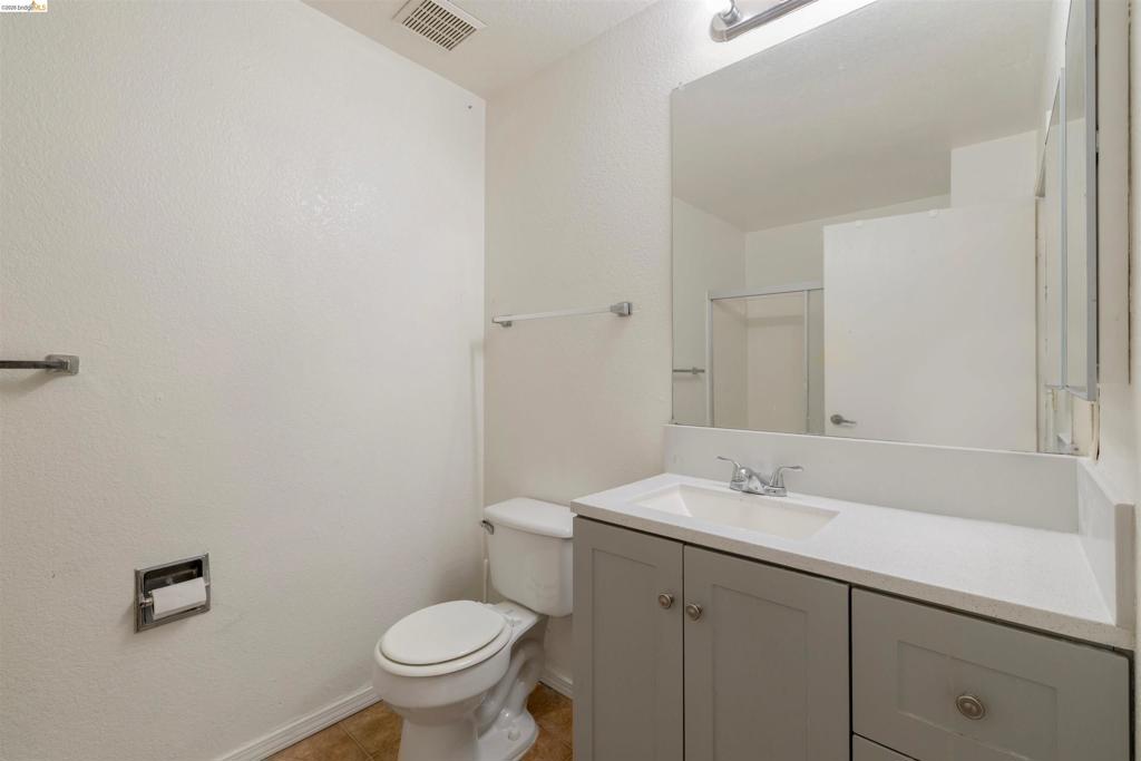 5 Lancaster Cir 121 Property Photo 8