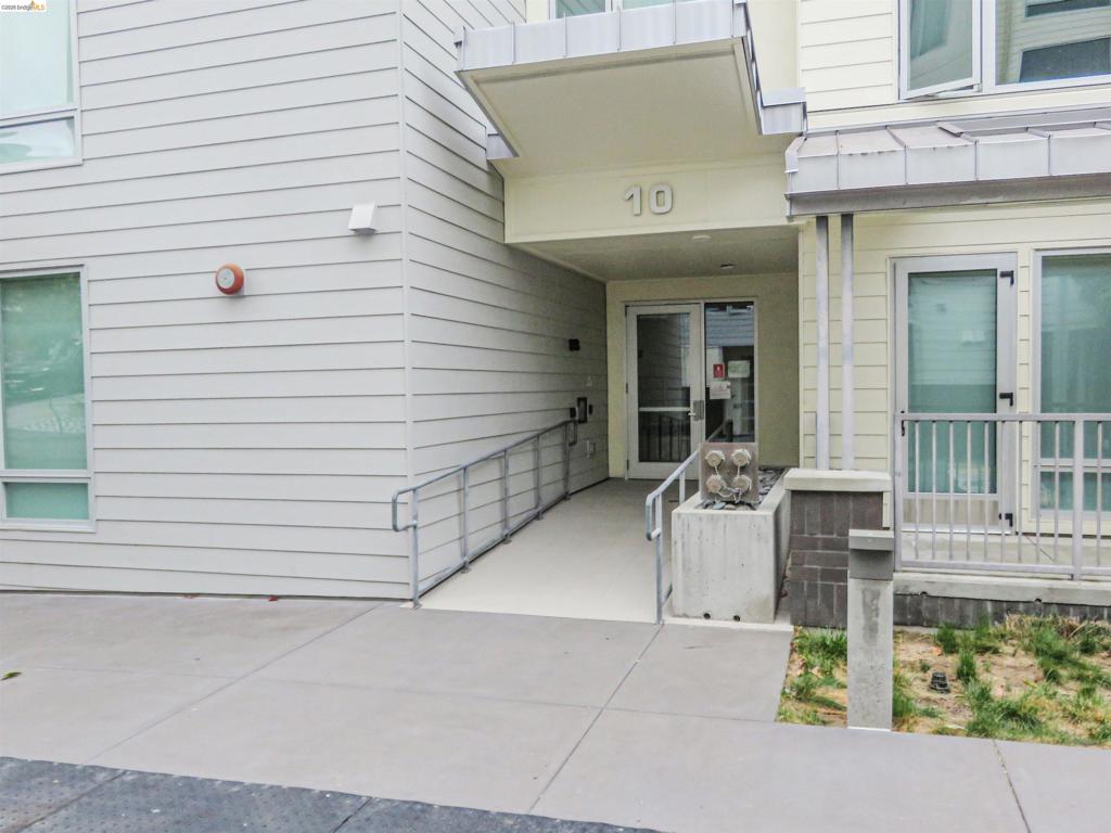 10 Innes Ct 307 Property Photo 1