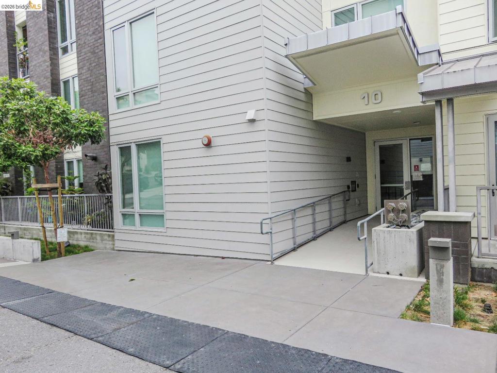 10 Innes Ct 307 Property Photo 3