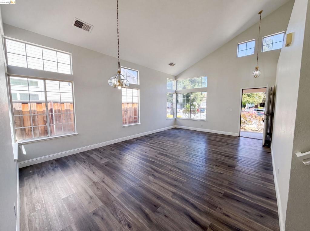 5150 Brookfield Ct Property Photo 3
