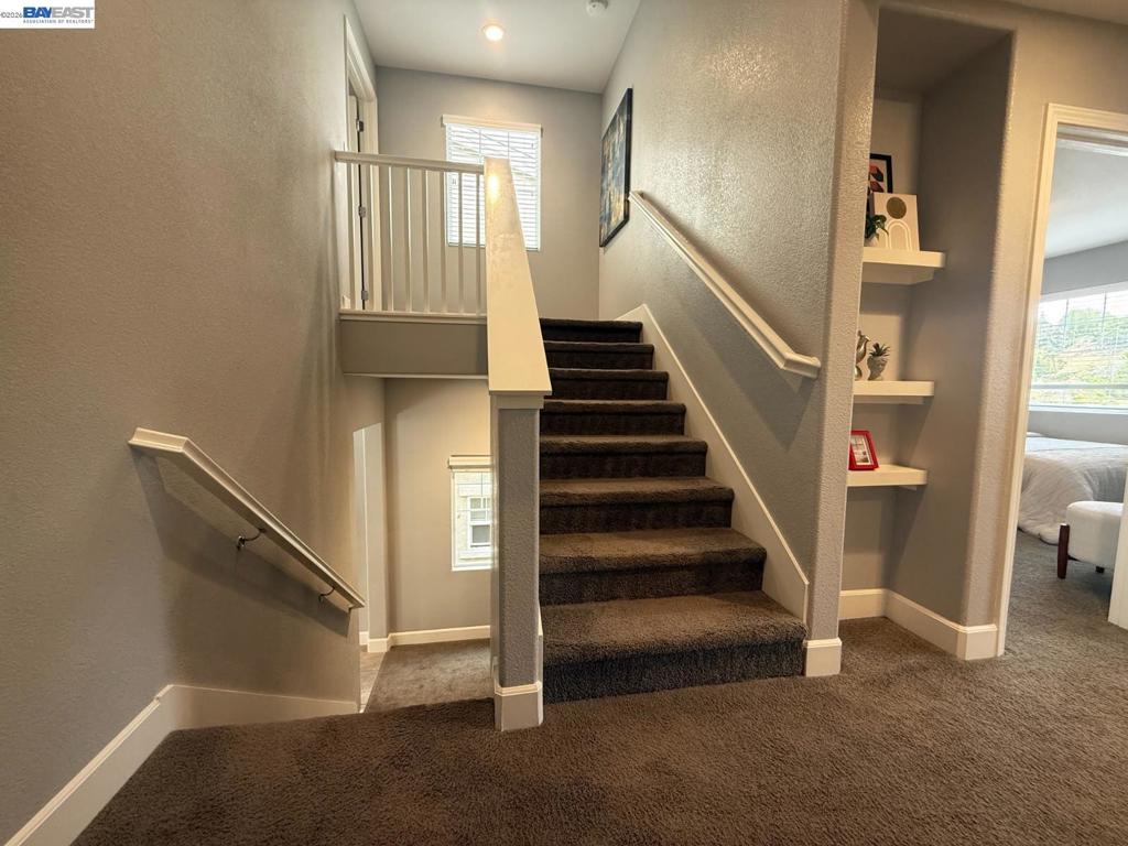 408 Colina Way Property Photo 18