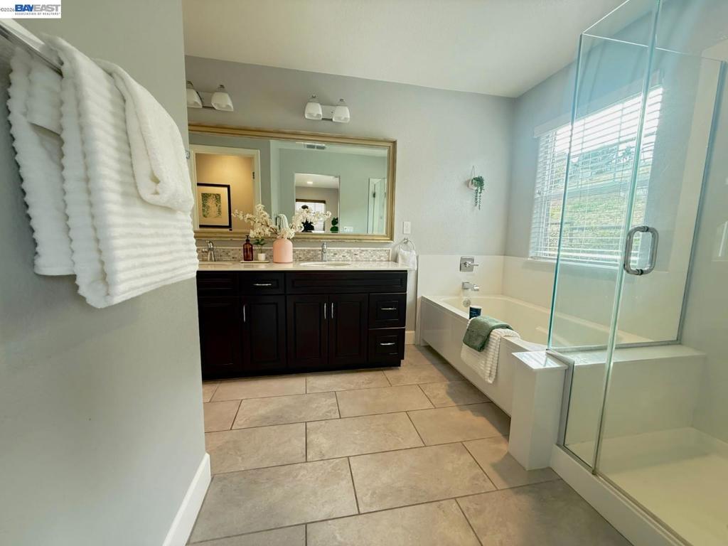 408 Colina Way Property Photo 28