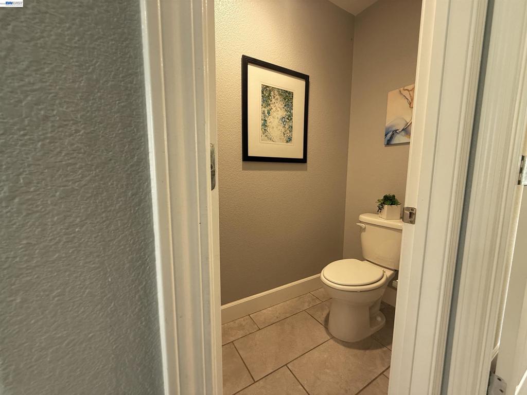 408 Colina Way Property Photo 31