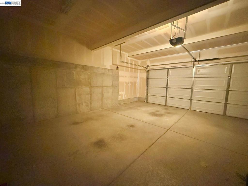 408 Colina Way Property Photo 33