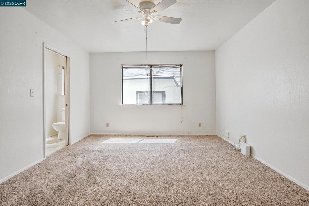 560 25th St Property Photo 17