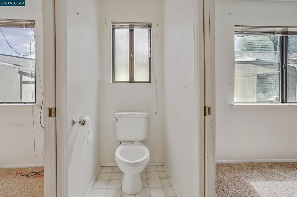 560 25th St Property Photo 18