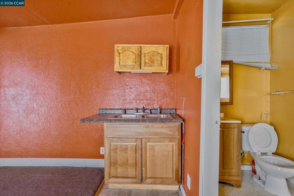 560 25th St Property Photo 41