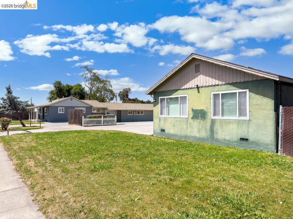 1637 Kidder Ave Property Photo 3
